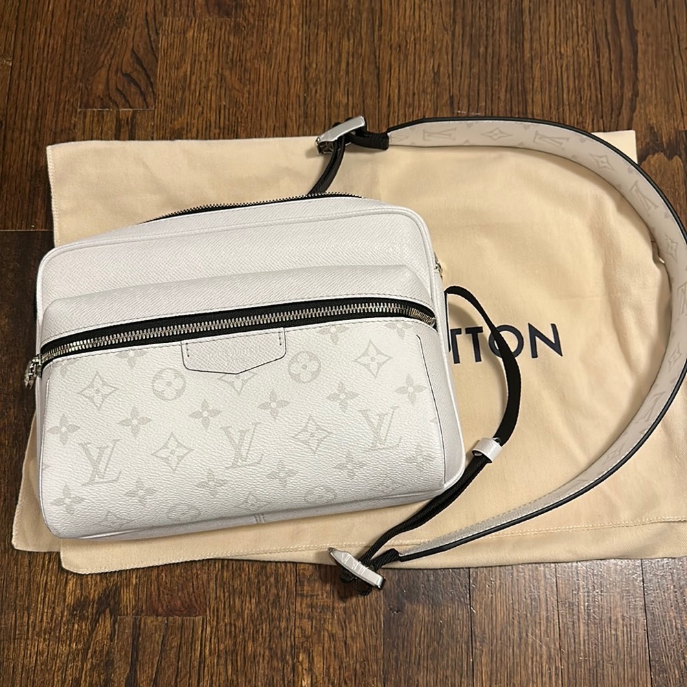 Louis Vuitton white outdoor messenger BNIB